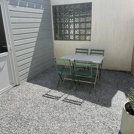 50 Metres De La Apartment